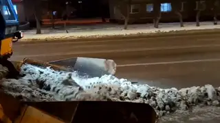 Ночная битва со снегом: Красноярск встретил непогоду мощной техникой