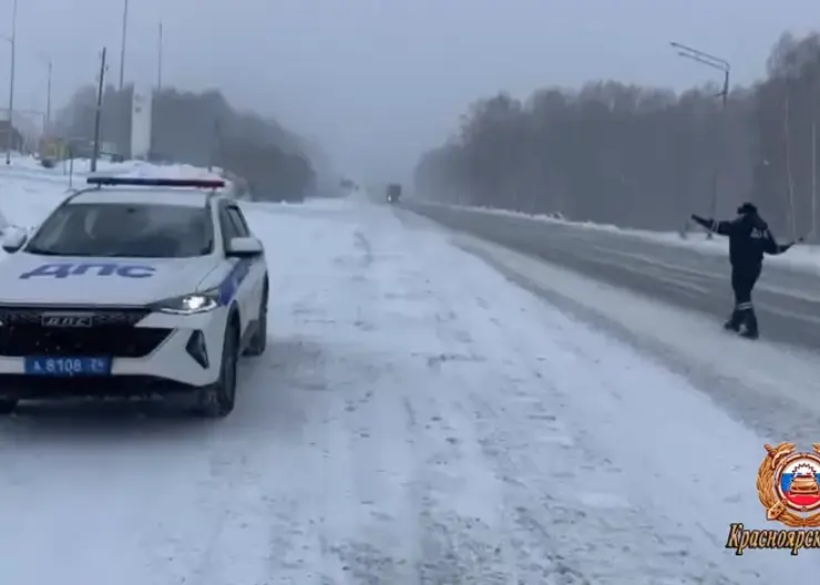 В Балахтинском районе ограничили движение для всего транспорта из-за снегопада