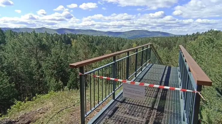 В Красноярске закрыли проход на лестнице в Гремячей гриве