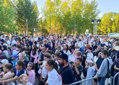 Цифровая ведущая и нейродискотека: в Таёжном День металлурга отметили в необычном формате