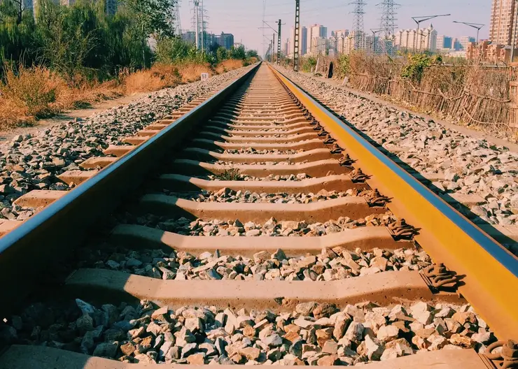 84-летняя женщина погибла под колесами поезда на ЖД-станции под Красноярском