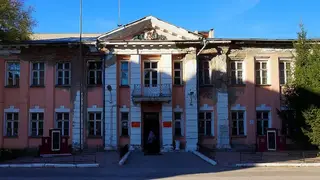 Бывшее здание военкомата в стиле сталинского ампира продают почти за 50 млн рублей в Новосибирске Бывшее здание военкомата в стиле сталинского ампира продают почти за 50 млн рублей в Новосибирске