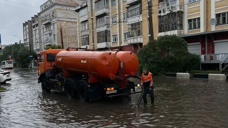 Красноярск второй день уходит под воду на фоне ливней