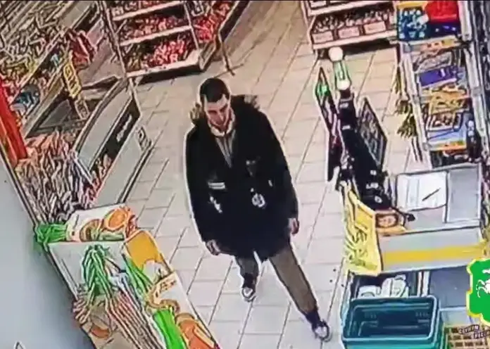 В Томске полиция ищет подозреваемого в хищении товара из магазина