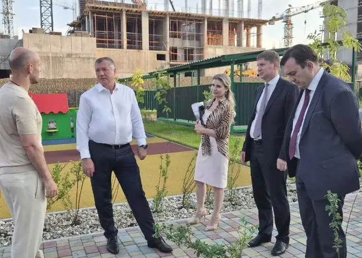 Марат Хуснуллин оценил новый детский сад в жилом комплексе «Универс» в Красноярске