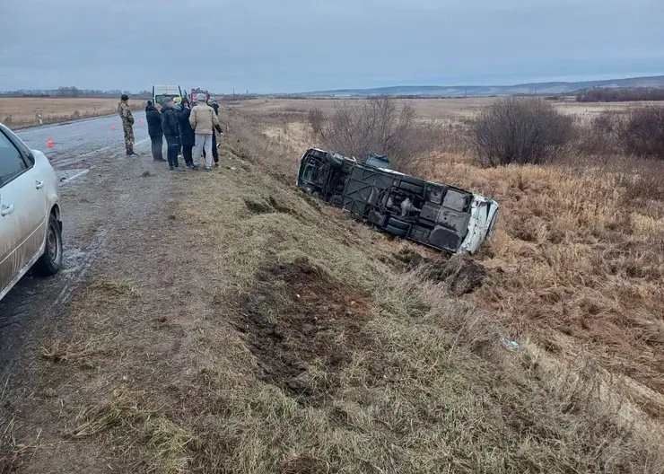 Бастрыкин заинтересовался ДТП с улетевшим в кювет автобусом с рабочими