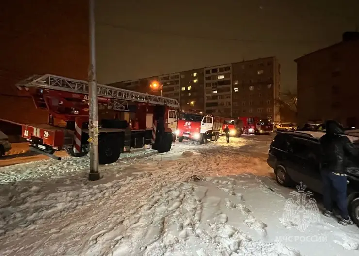 Пожар произошел в многоквартирном доме в Свердловском районе Красноярска