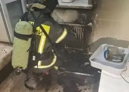 В Барнауле задымление в многоэтажке произошло из-за оставленного в розетке пылесоса