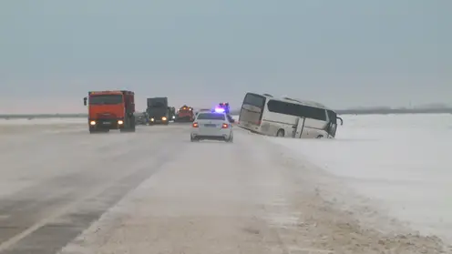 В Алтайском крае два человека погибли в ДТП с рейсовым автобусом и грузовиком