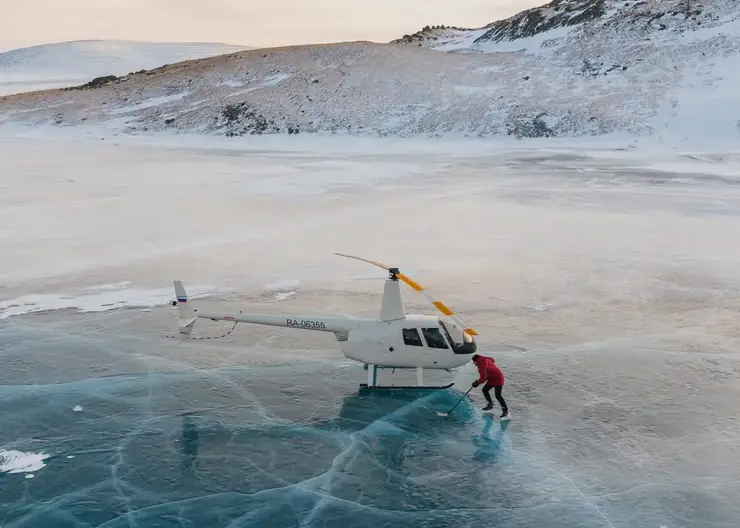 Частного пилота оштрафовали на 20 тысяч рублей в Горном Алтае за незаконную посадку вертолета на замерзший водоем