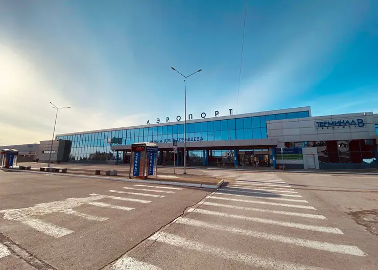 Пассажирский самолет подал сигнал тревоги на пути в Омск