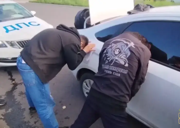 В Кемерове задержали студента с крупной партией мефедрона