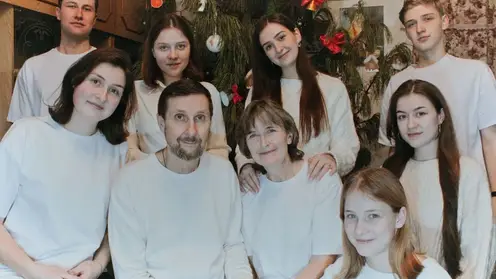 Многодетную семью Гончаровых из Красноярского края наградили орденом «Родительская слава»