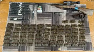 Незарегистрированное огнестрельное оружие и патроны нашли у 66-летнего пенсионера в Красноярском крае Незарегистрированное огнестрельное оружие и патроны нашли у 66-летнего пенсионера в Красноярском крае