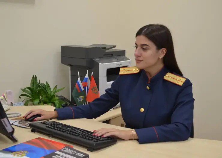 В Красноярске женщина ударила ножом в шею 17-летнюю девушку