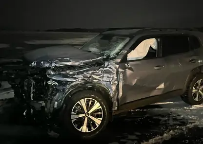 Кроссовер столкнулся с катером-амфибией на льду Байкала