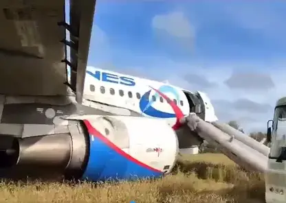 Дело пилота, посадившего самолет в поле под Новосибирском, вернули прокурору