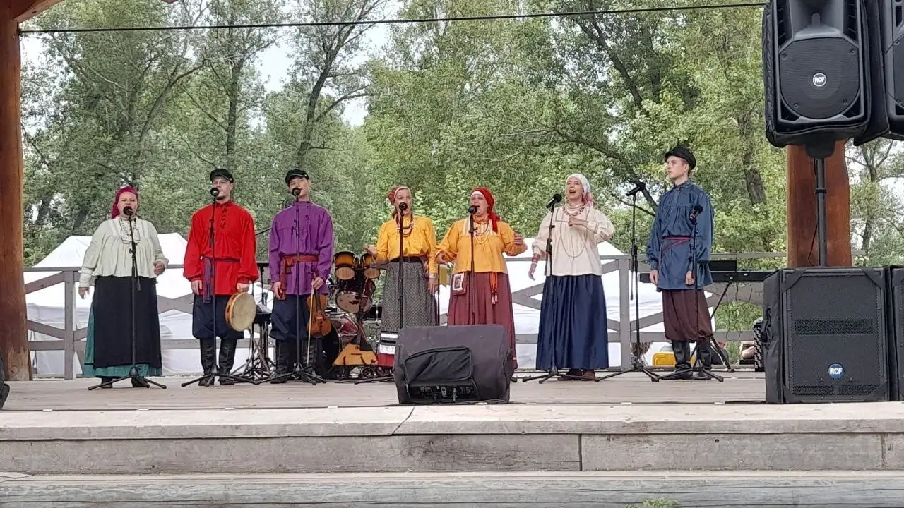 Льется песня над Красноярском