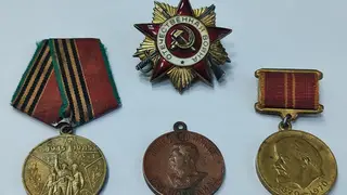 Таможенники Красноярска предотвратили вывоз в Китай наград времён ВОВ