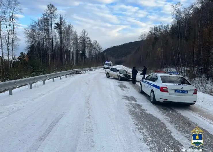 В Бурятии произошло ДТП с участием маршрутного автобуса: один человек погиб, двое в больнице