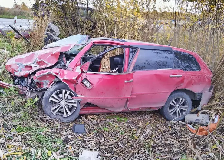 Двое маленьких детей и женщина пострадали в ДТП под Ачинском. В них влетел мужчина на «Тойоте»