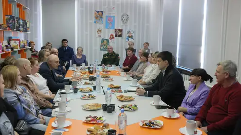 Михаил Котюков поручил чиновникам держаться на постоянной связи с семьями участников СВО