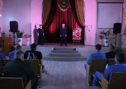 Михаил Котюков поздравил бойцов СВО в красноярском госпитале с Днем Победы