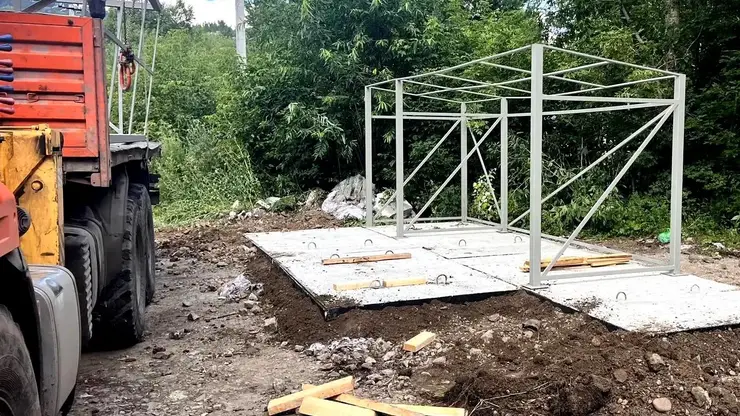 Около 400 площадок для мусора обустроят в Красноярске до конца года