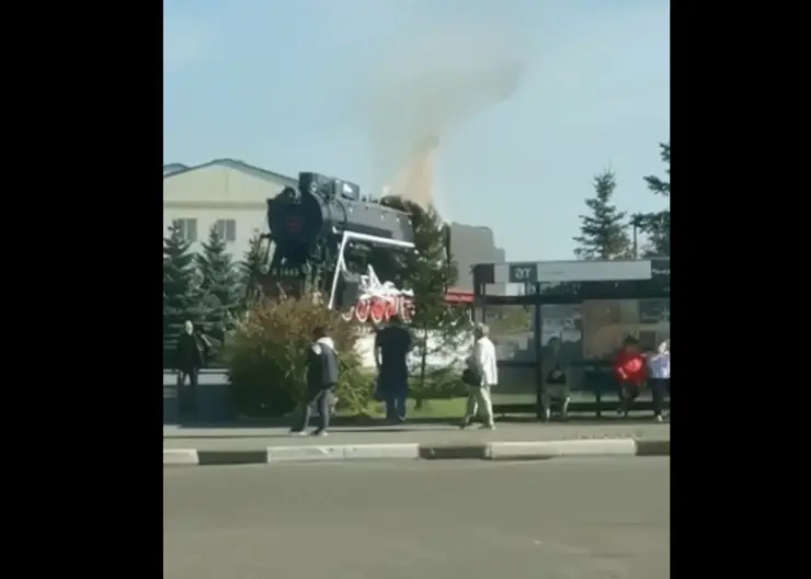 В Кемеровской области загорелся поезд-монумент