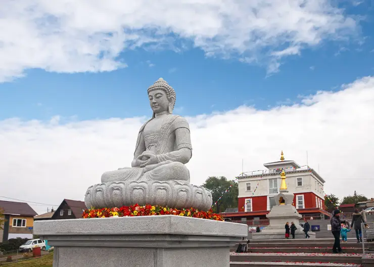 Буддийский центр в Красноярске выиграл дело о земле под ступой