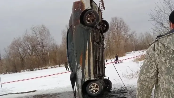 Стало известно, чье тело пролежало в машине под водой в Новосибирской области 12 лет