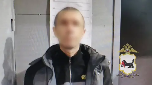 Иркутянин спрятал наркотики в креме для обуви и пытался передать посылку жене, отбывающей наказание