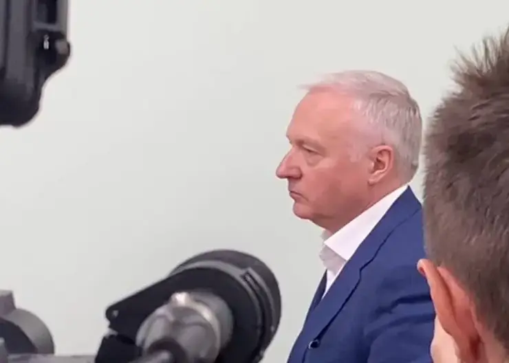 Экс-председатель правительства Красноярского края Юрий Лапшин просит прекратить уголовное преследование