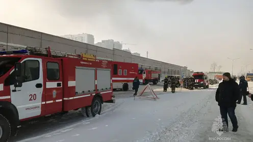 В Красноярске на складе холодильников ликвидировали пожар