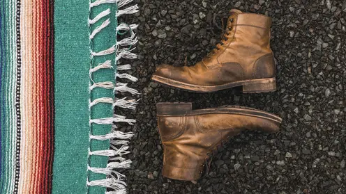 Обувной промах: норильчанка отсудила двойную компенсацию и новые сапоги у предпринимателя