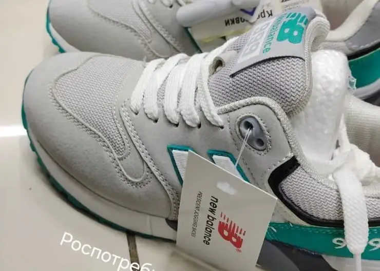 Поддельную партию «New balance» и детскую обувь на 190 тысяч рублей изъяли в красноярском магазине