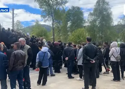 Байкальск прощается с жертвами кровавой вечеринки: у храма собралась очередь