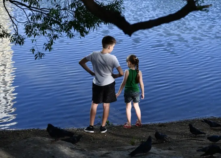 Эксперт рассказал, как обеспечить безопасный отдых детей на природе