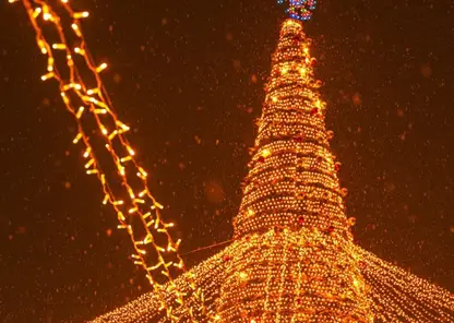С 25 по 27 декабря во всех районах Красноярска зажгутся новогодние ёлки