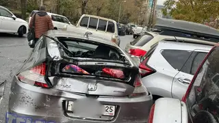 Массовое ДТП в центре Владивостока: автомобилистка на Honda Stream протаранила более 10 машин