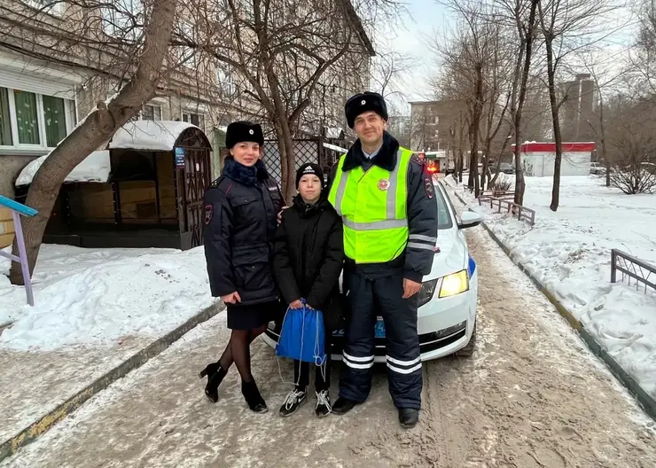 Красноярские инспекторы ДПС исполнили мечту 11-летнего Николая