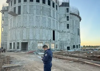 Трое рабочих погибли при обрушении лесов на стройке музея в Бурятии