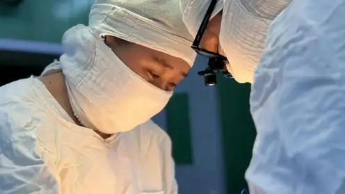 Хирурги из Бурятии спасли 80-летнюю пациентку от кишечной непроходимости, которую вызвала хурма