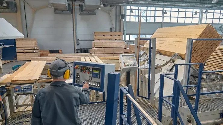 Экология и современная эстетика: в Красноярске запустилось мебельное производство из качественной сибирской древесины