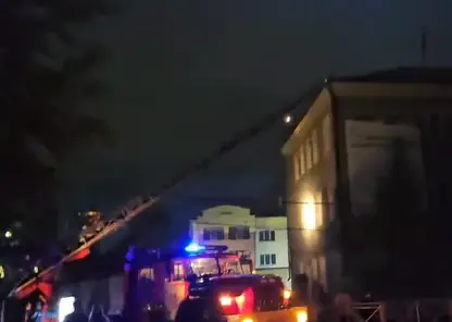 Провода заискрились в Ачинске рядом с колледжем