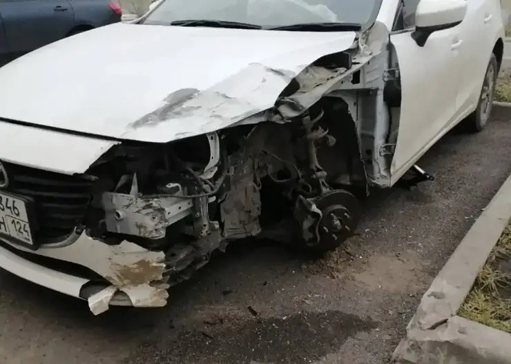 Пьяный угонщик разбил машину матери бойца СВО в Красноярском крае