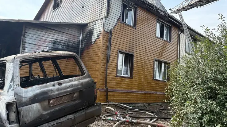 Женщина в Красноярске получила ожоги при пожаре в частном доме
