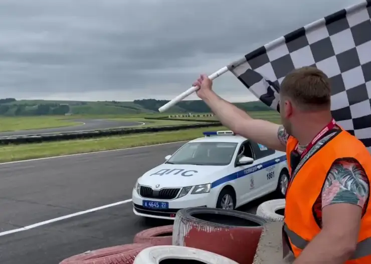 В Красноярске прошли автогонки среди Сибирских экипажей ДПС