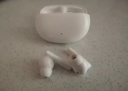 Эксперт опроверг домыслы о прослушке через беспроводные наушники