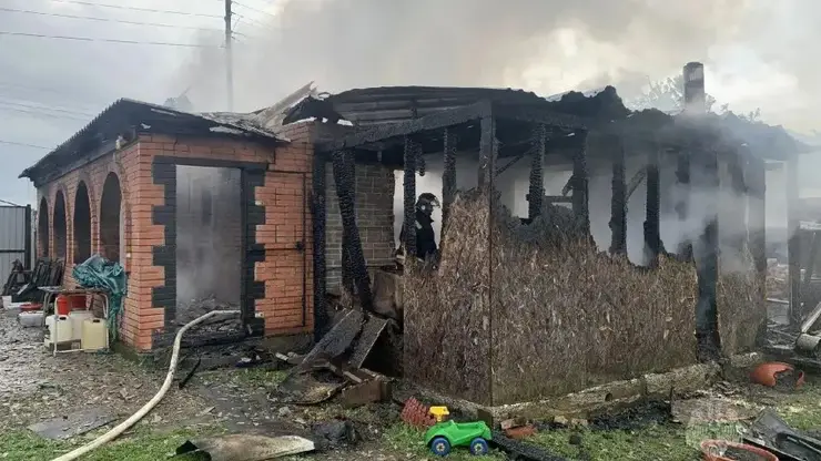 132 пожара за неделю: в Красноярском крае горят дома и дачи — есть жертвы